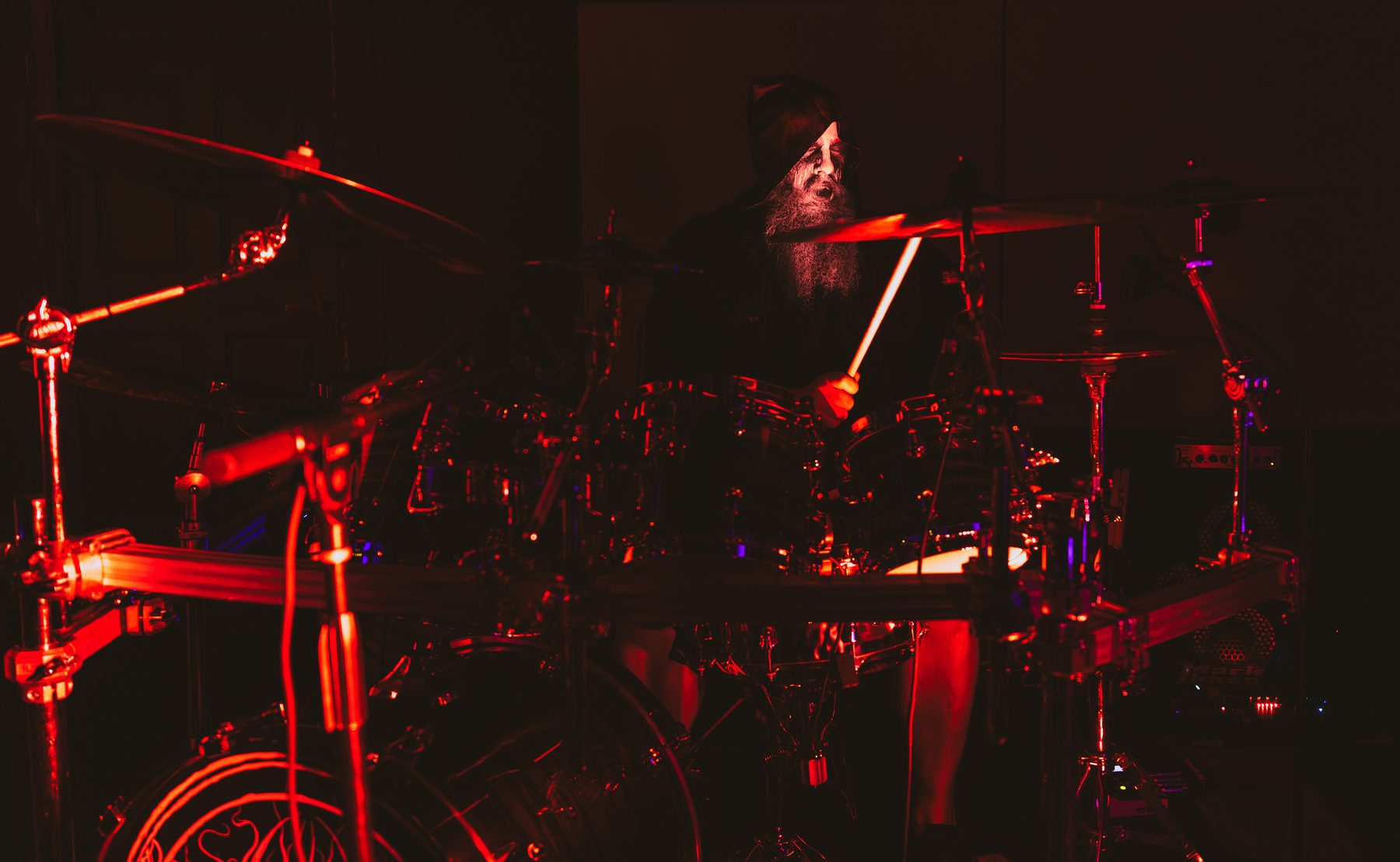 Nikolas red kit